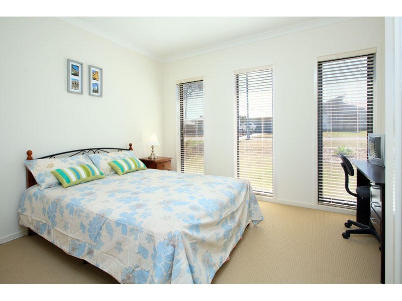 12 Springbrook Place, Moggill QLD 4070